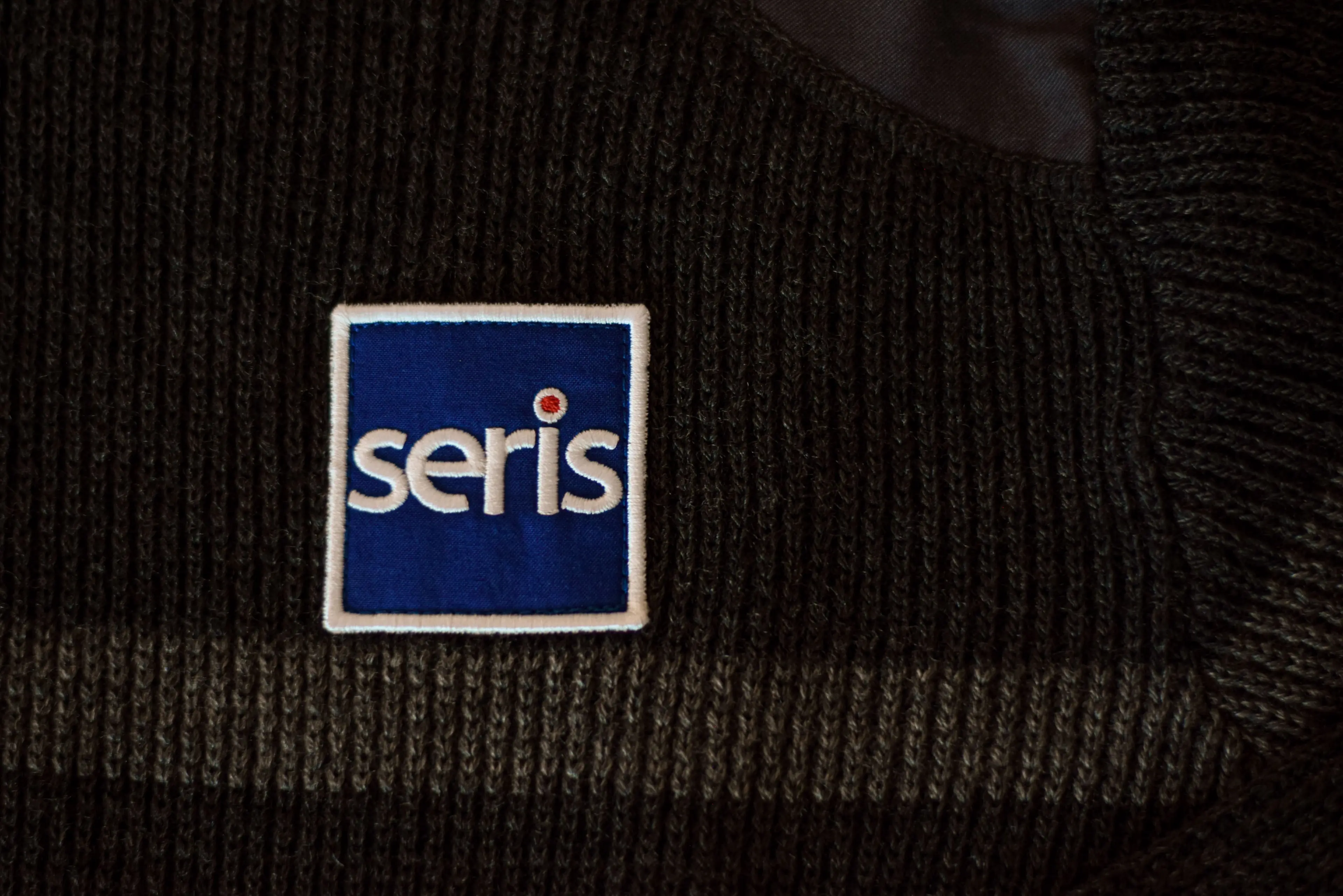 L’écusson brodé : personnalisation modulable et résistante